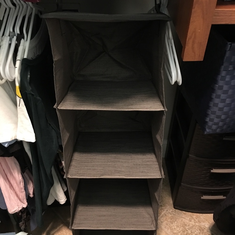 Closest Organizer- 6 Compartments